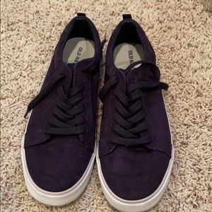 Boys Navy blue suede tennis shoes size 6